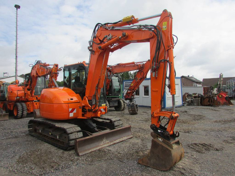 Komatsu PC 80 MR-3 Kettenbagger 31.000 EUR - Мини багер: слика 3 Komatsu PC 80 MR-3 Kettenbagger 31.000 EUR - Мини багер: слика 3