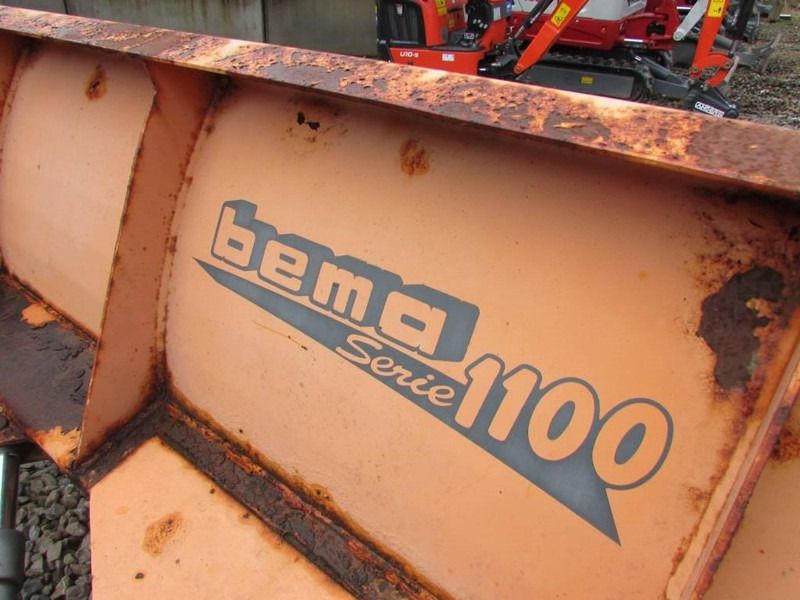 Kramer 750 Radlader mit Winterdienstausrüstung 19.900 € - Натоварувач на тркала: слика 4 Kramer 750 Radlader mit Winterdienstausrüstung 19.900 € - Натоварувач на тркала: слика 4