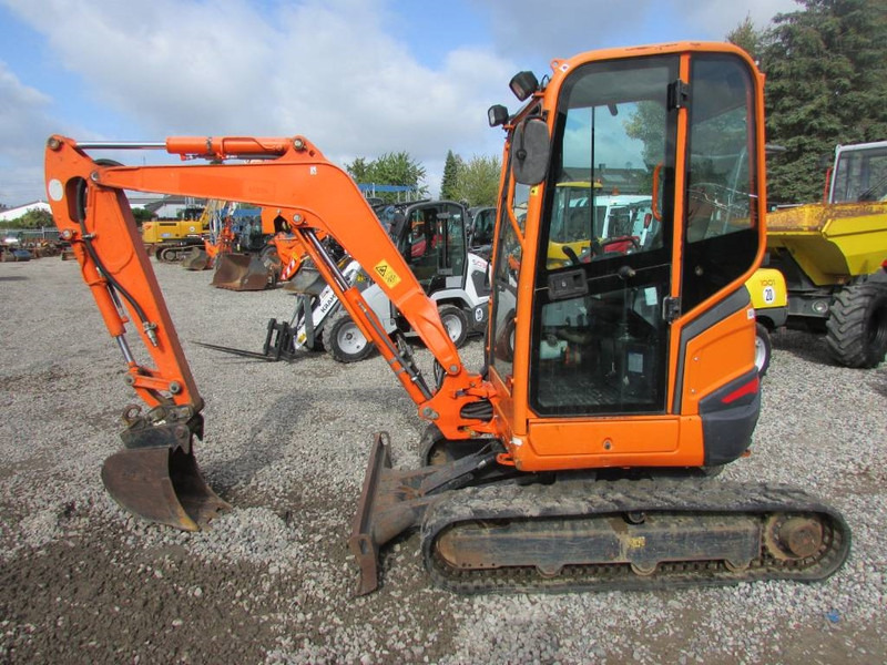 Kubota U 27-4 Minibagger 20.000 EUR - Мини багер: слика 2 Kubota U 27-4 Minibagger 20.000 EUR - Мини багер: слика 2