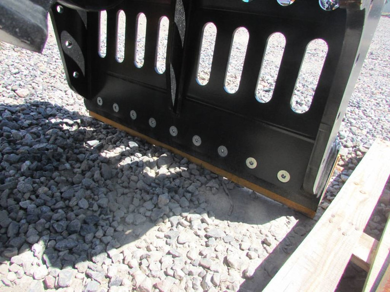 MB CRUSHER G 1000 S4 Sortiergreifer 14.000 EUR - Фаќалка за Градежна машина: слика 4 MB CRUSHER G 1000 S4 Sortiergreifer 14.000 EUR - Фаќалка за Градежна машина: слика 4