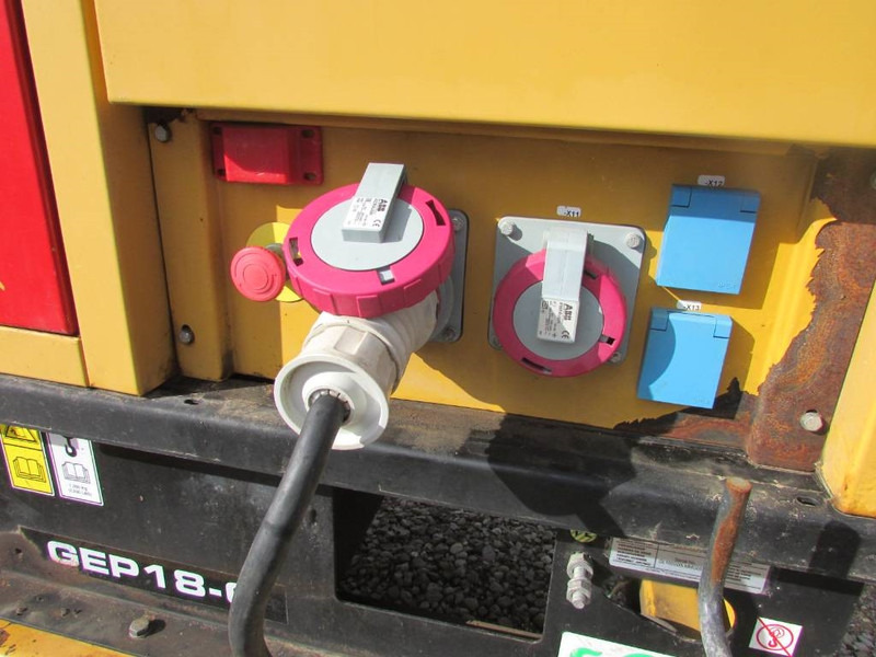 Olympian GEP 18-6 Lichtmast Zeppelin Lichtgiraffe Anhänger - Кула за рефлектори: слика 4 Olympian GEP 18-6 Lichtmast Zeppelin Lichtgiraffe Anhänger - Кула за рефлектори: слика 4