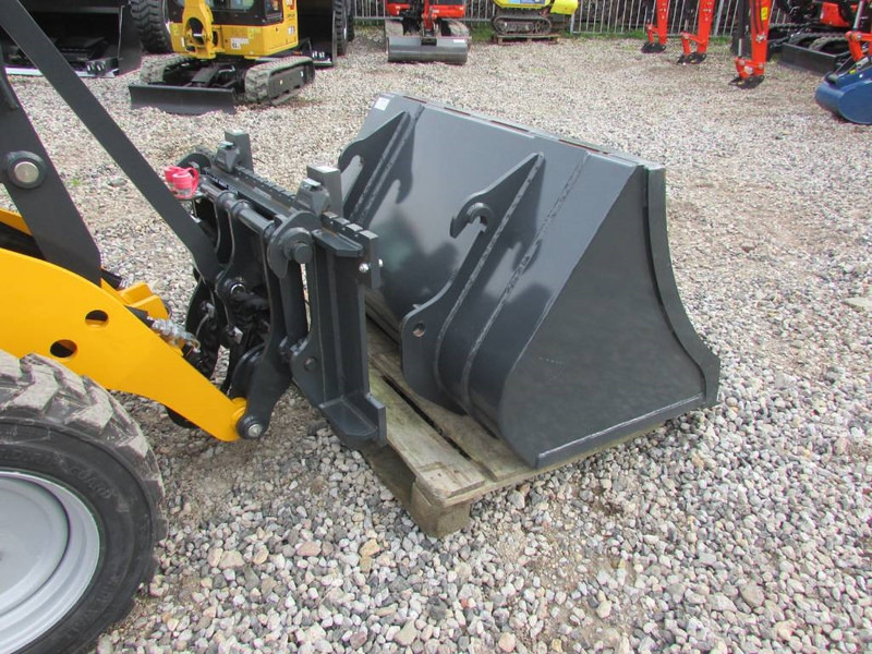 Schäffer 2428 SLT Schmalspur Radlader 32.500 Schaeffer - Компактен натоварувач со гасеници: слика 3 Schäffer 2428 SLT Schmalspur Radlader 32.500 Schaeffer - Компактен натоварувач со гасеници: слика 3