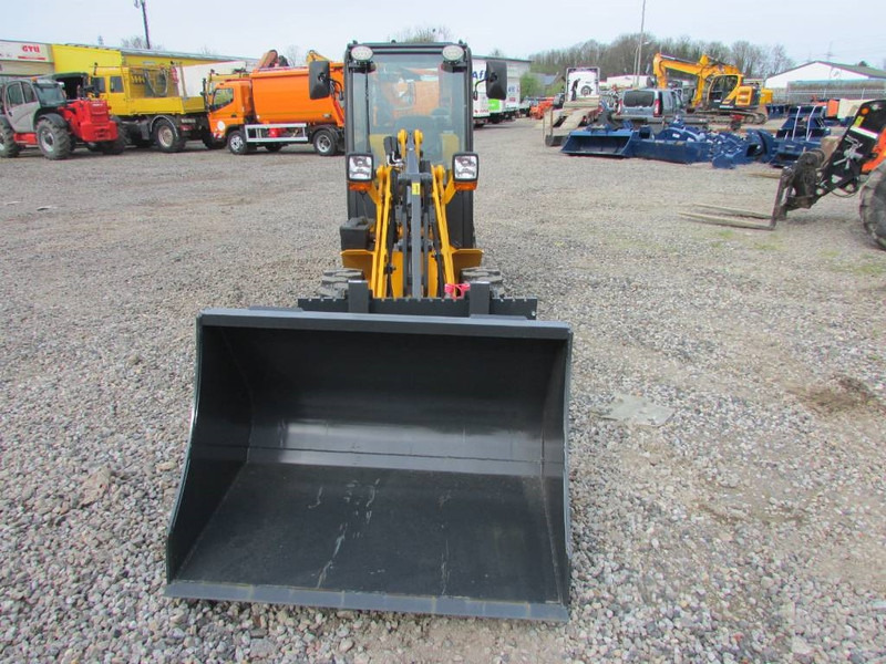 Schäffer 2428 SLT Schmalspur Radlader 32.500 Schaeffer - Компактен натоварувач со гасеници: слика 4 Schäffer 2428 SLT Schmalspur Radlader 32.500 Schaeffer - Компактен натоварувач со гасеници: слика 4