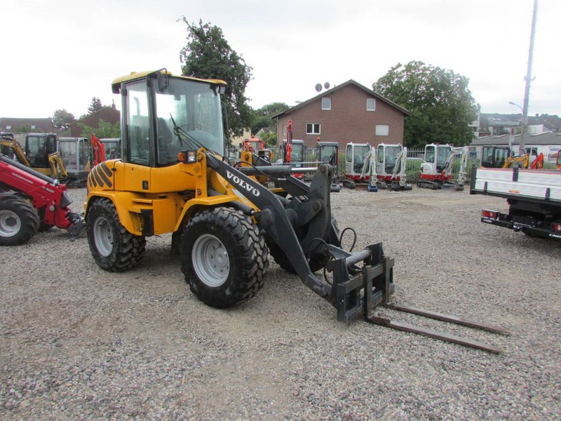 Volvo L 35 B-Z Radlader 16.000 EUR - Натоварувач на тркала: слика 4 Volvo L 35 B-Z Radlader 16.000 EUR - Натоварувач на тркала: слика 4