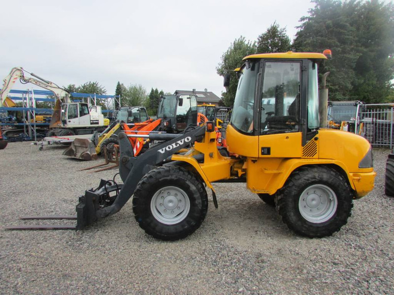 Натоварувач на тркала Volvo L 35 B-Z Radlader 16.000 EUR: слика 1