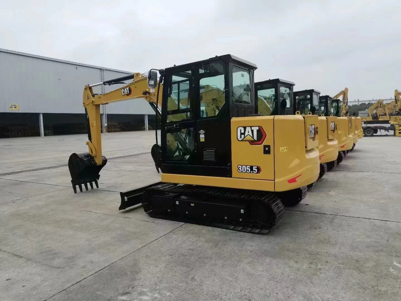 CAT 305.5E2 - Мини багер: слика 3 CAT 305.5E2 - Мини багер: слика 3