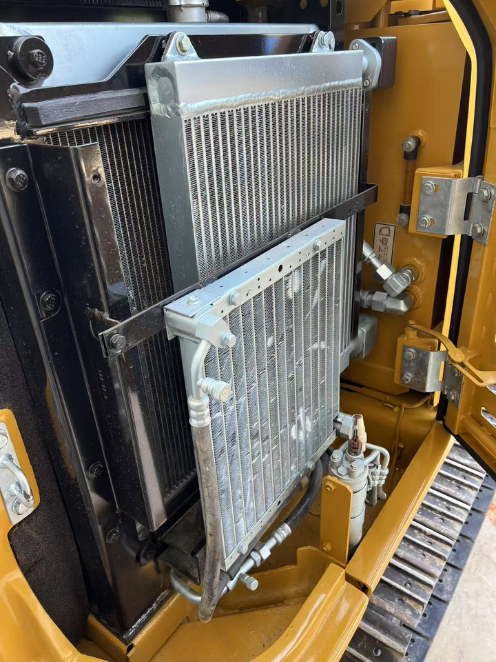 CATERPILLAR 305.5E2 - Мини багер: слика 4 CATERPILLAR 305.5E2 - Мини багер: слика 4