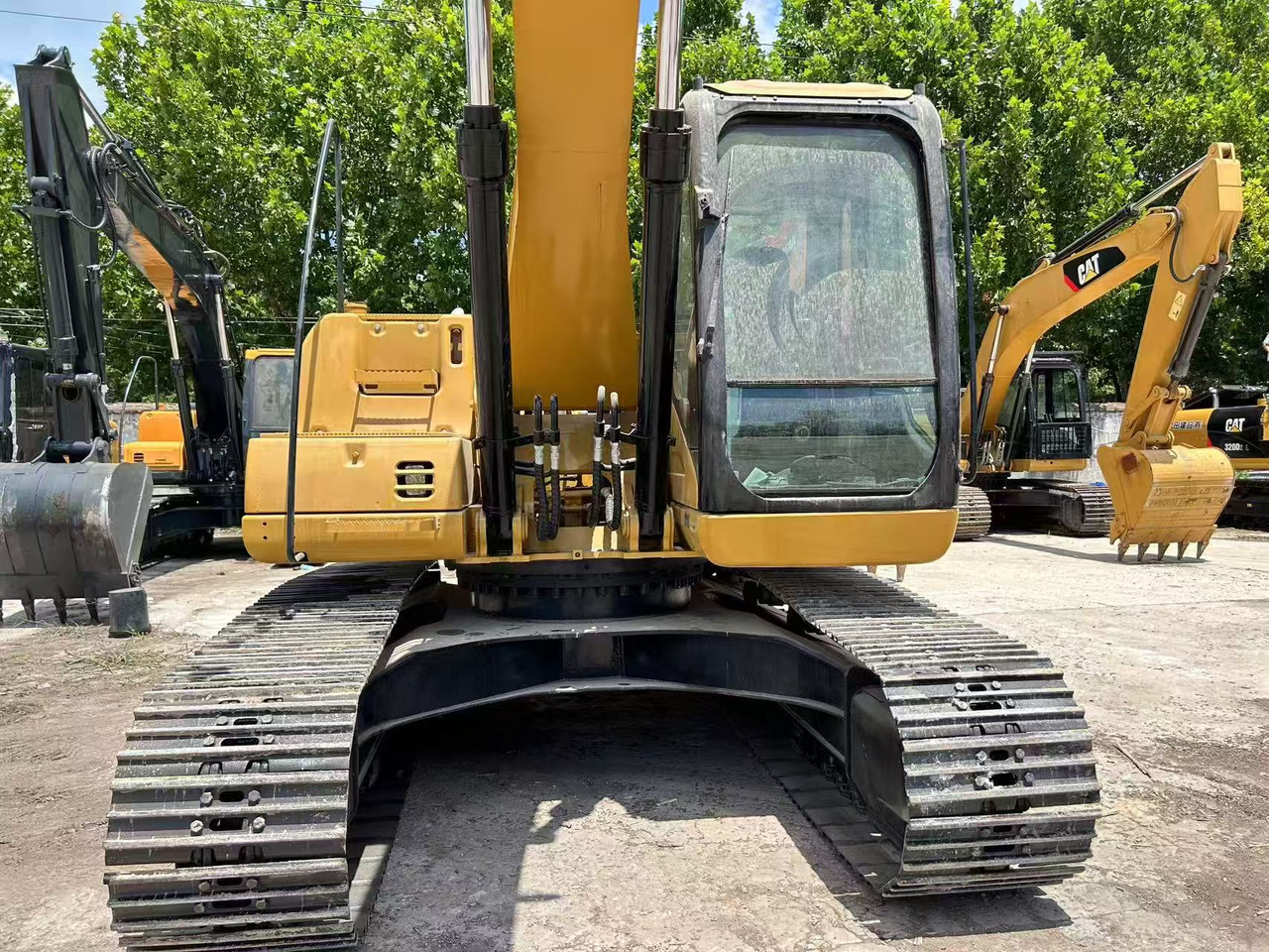CATERPILLAR 320CL - Багер гасеничар: слика 4 CATERPILLAR 320CL - Багер гасеничар: слика 4
