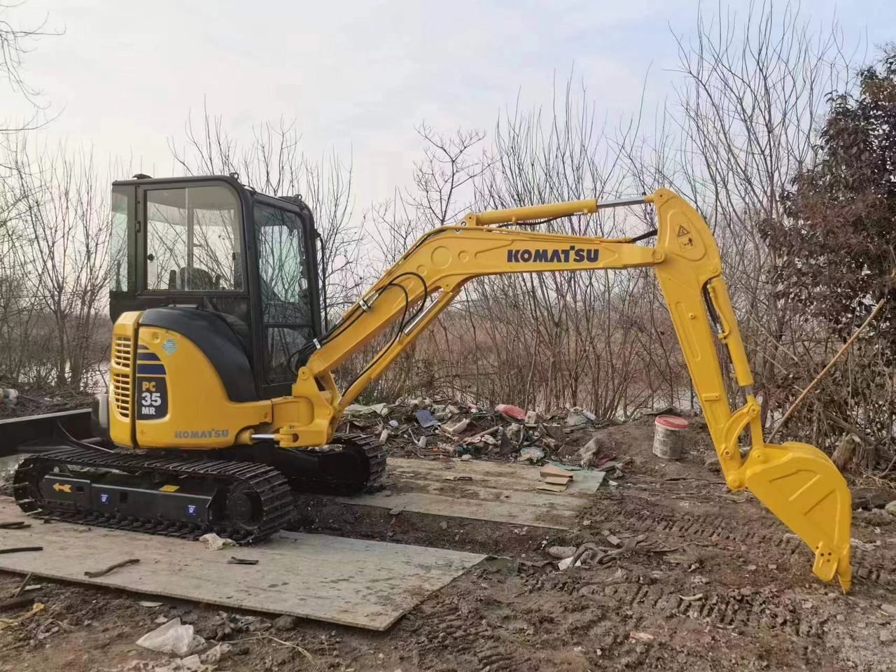 KOMATSU PC 35 MR - Мини багер: слика 1 KOMATSU PC 35 MR - Мини багер: слика 1