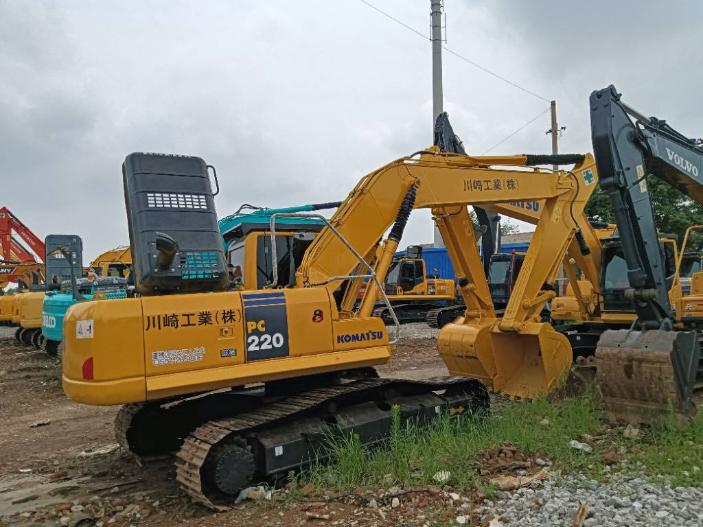 Komatsu PC 220-8 - Багер гасеничар: слика 2 Komatsu PC 220-8 - Багер гасеничар: слика 2
