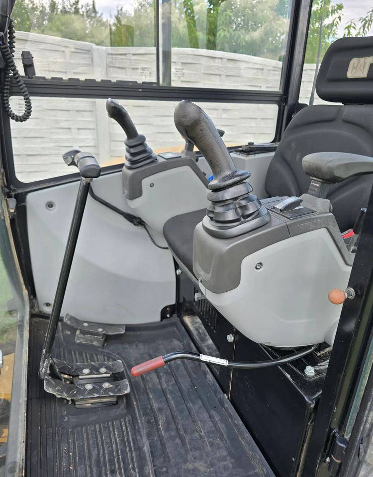 Caterpillar - Мини багер: слика 3 Caterpillar - Мини багер: слика 3