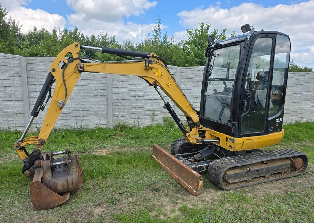 Caterpillar - Мини багер: слика 2 Caterpillar - Мини багер: слика 2