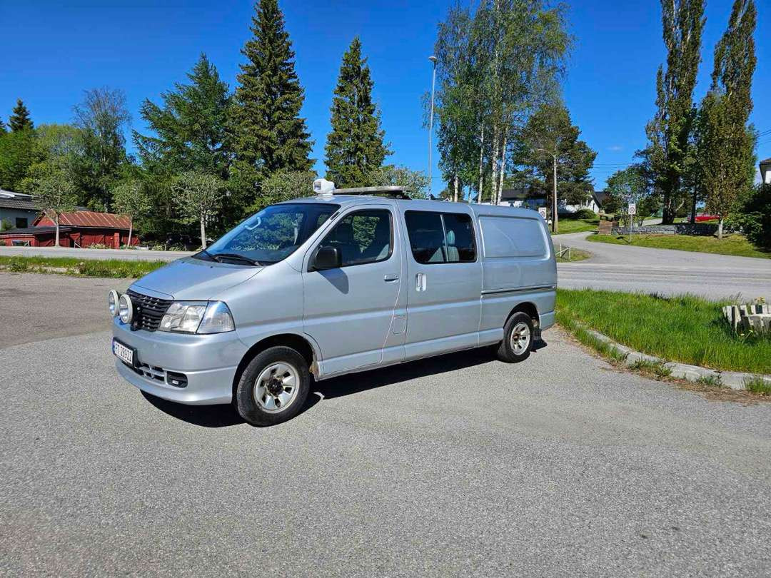 2009 Personbil Toyota Hiace 4 WD Lang type 9 seter EU-Godkjent - Автомобил: слика 2 2009 Personbil Toyota Hiace 4 WD Lang type 9 seter EU-Godkjent - Автомобил: слика 2