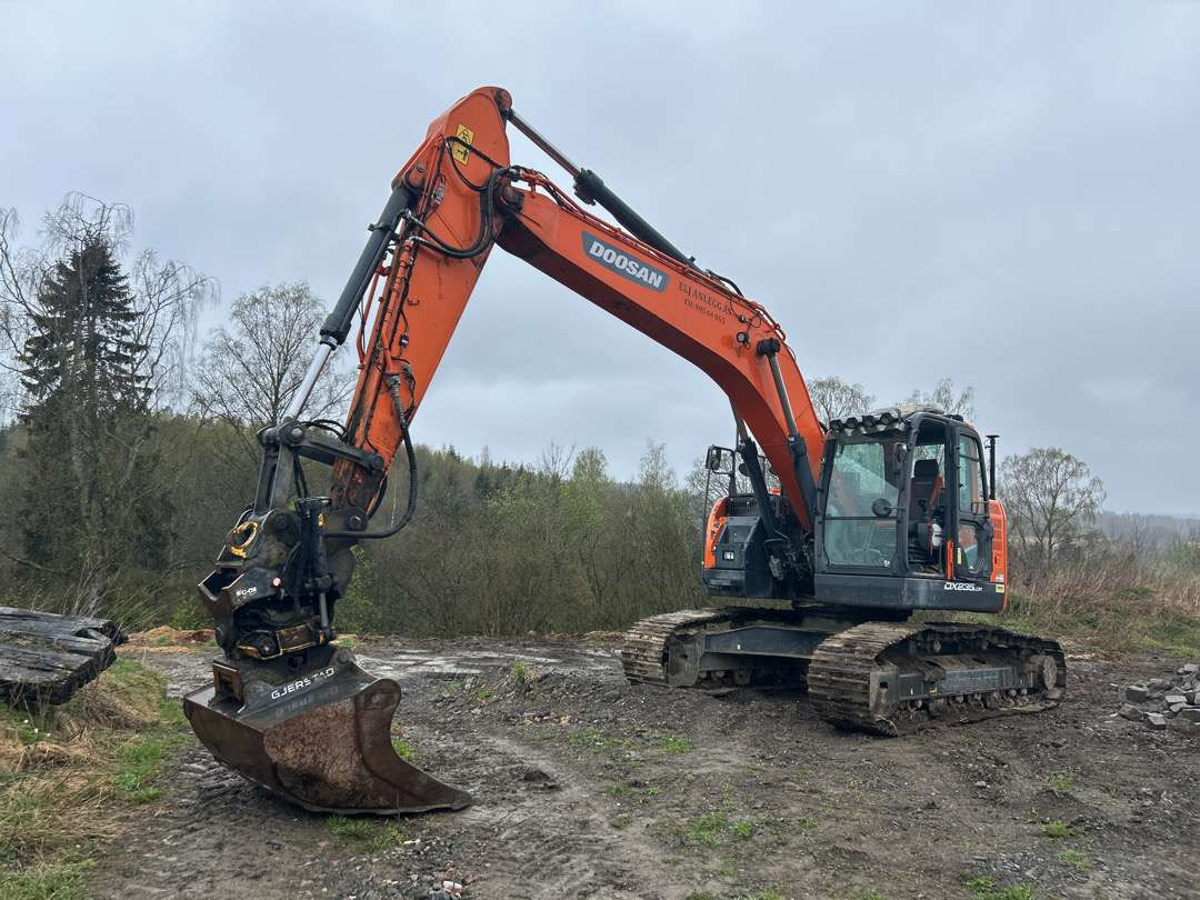 2018 Beltegraver 24 tonn Doosan DX 235LCR S 70-feste - Багер: слика 1 2018 Beltegraver 24 tonn Doosan DX 235LCR S 70-feste - Багер: слика 1