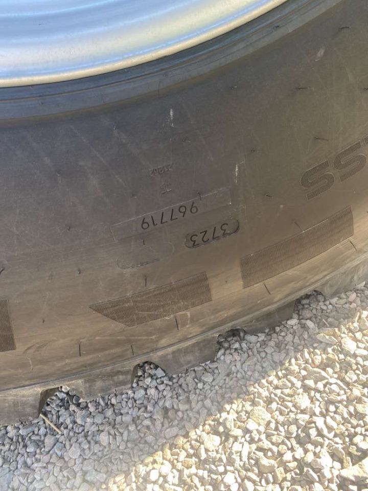 2023 Nokian Hakkapeliitta TRI industrihjul - Алат/ Опрема: слика 4 2023 Nokian Hakkapeliitta TRI industrihjul - Алат/ Опрема: слика 4