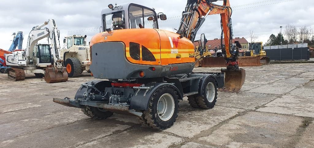 Wacker Neuson Ew100 z rototiltem - Багер на тркала: слика 4 Wacker Neuson Ew100 z rototiltem - Багер на тркала: слика 4