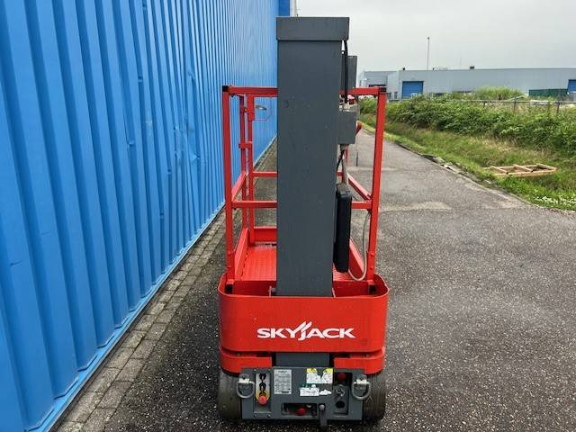Skyjack SJ 12 - Вертикален јарболски подигнувач: слика 5 Skyjack SJ 12 - Вертикален јарболски подигнувач: слика 5
