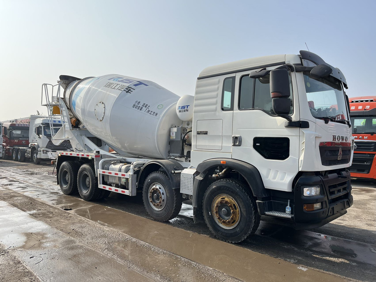 HOWO 混凝土搅拌车 - Камион миксер за бетон: слика 3 HOWO 混凝土搅拌车 - Камион миксер за бетон: слика 3