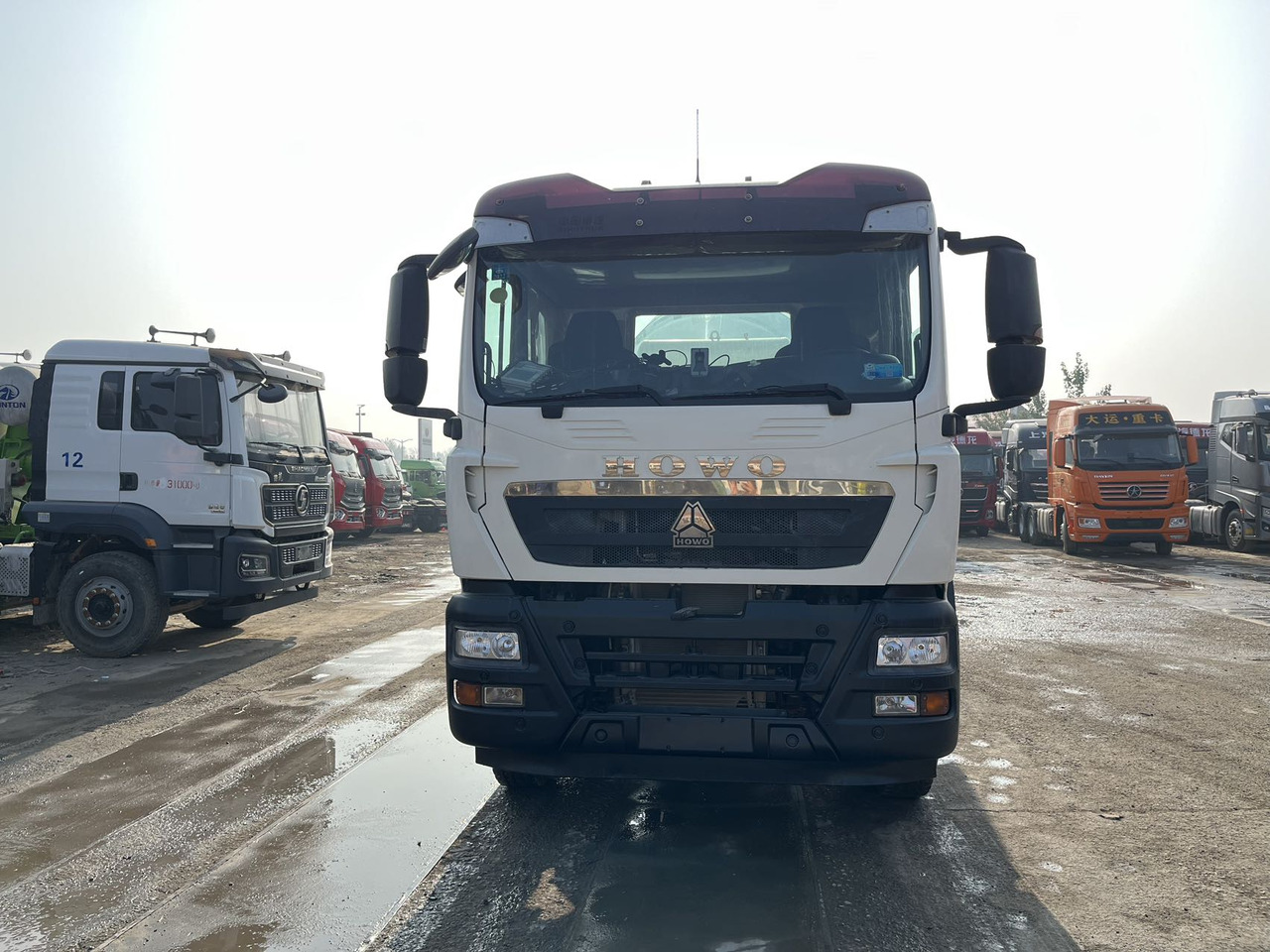 HOWO 混凝土搅拌车 - Камион миксер за бетон: слика 2 HOWO 混凝土搅拌车 - Камион миксер за бетон: слика 2