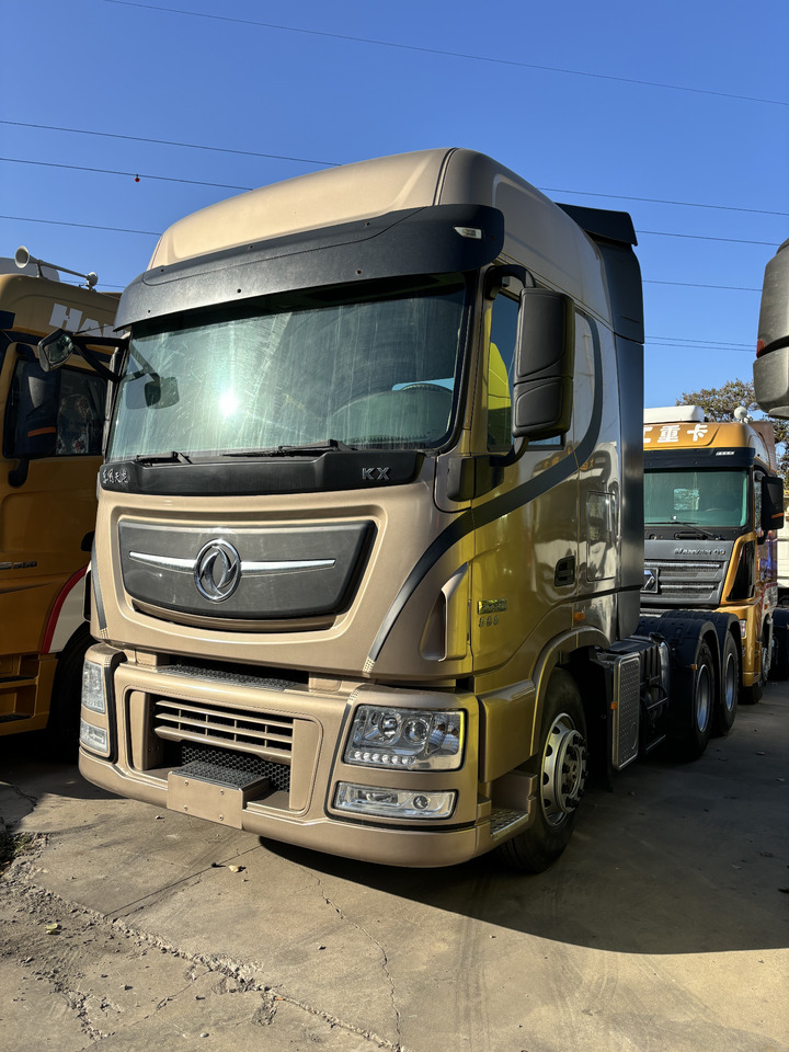 DONGFENG KX - Камион влекач: слика 1 DONGFENG KX - Камион влекач: слика 1