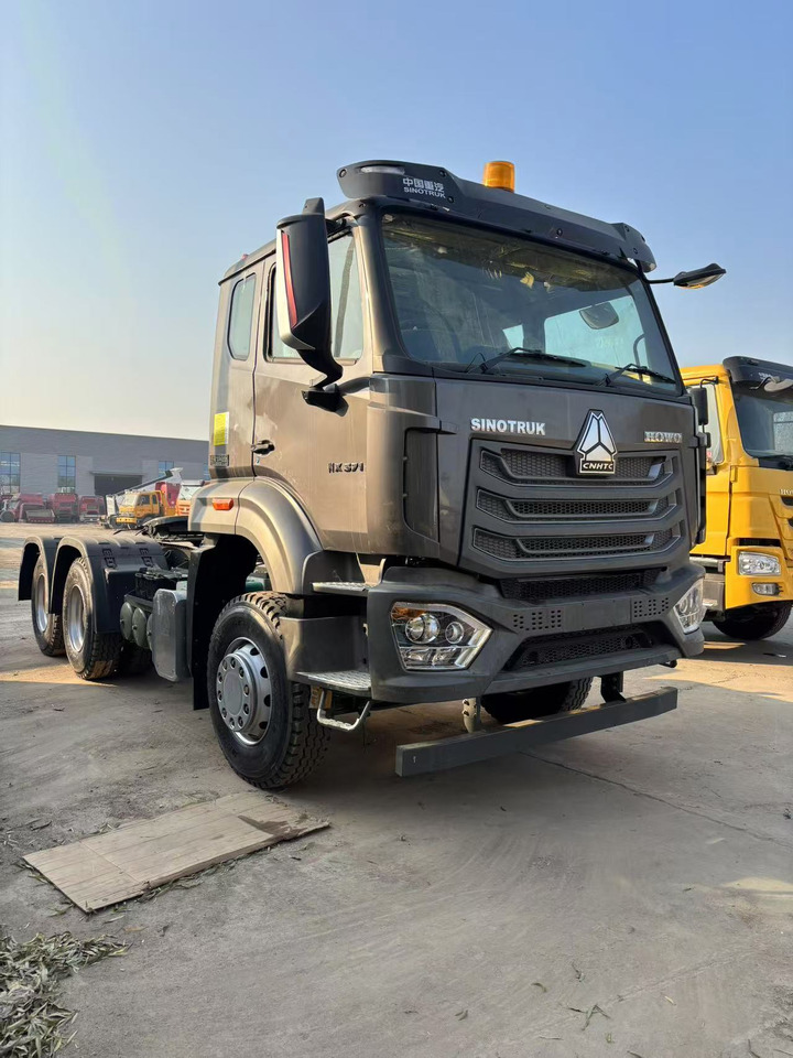 SINOTRUCK HOWO - Камион влекач: слика 1 SINOTRUCK HOWO - Камион влекач: слика 1