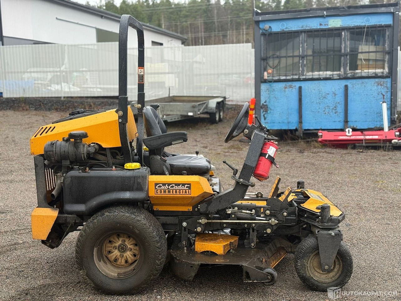 Cub Cadet 6032 TANK suurteholeikkuri Dieselmoottorilla!, Jyväskylä - Градинарска косилка: слика 3 Cub Cadet 6032 TANK suurteholeikkuri Dieselmoottorilla!, Jyväskylä - Градинарска косилка: слика 3