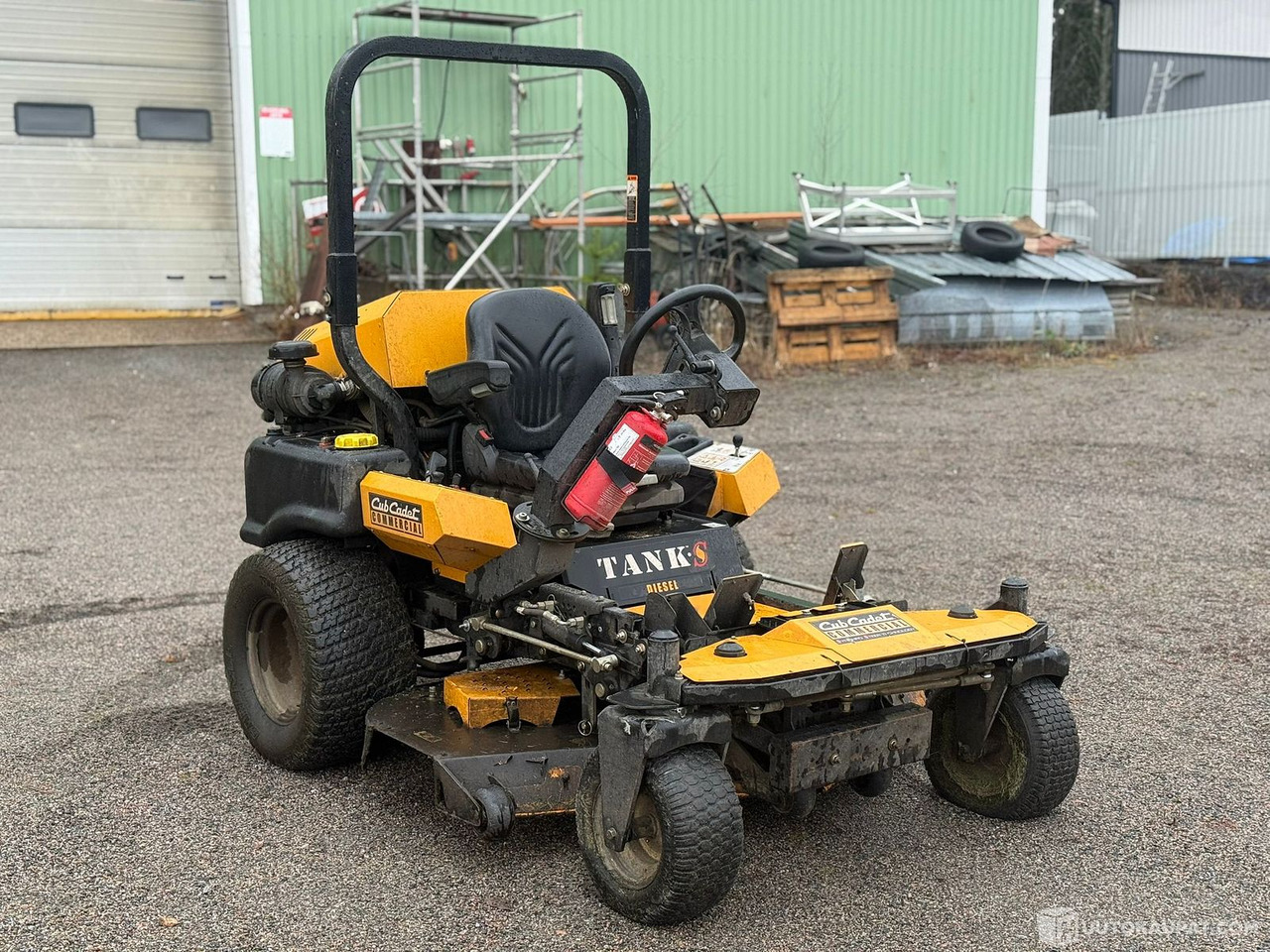 Cub Cadet 6032 TANK suurteholeikkuri Dieselmoottorilla!, Jyväskylä - Градинарска косилка: слика 2 Cub Cadet 6032 TANK suurteholeikkuri Dieselmoottorilla!, Jyväskylä - Градинарска косилка: слика 2