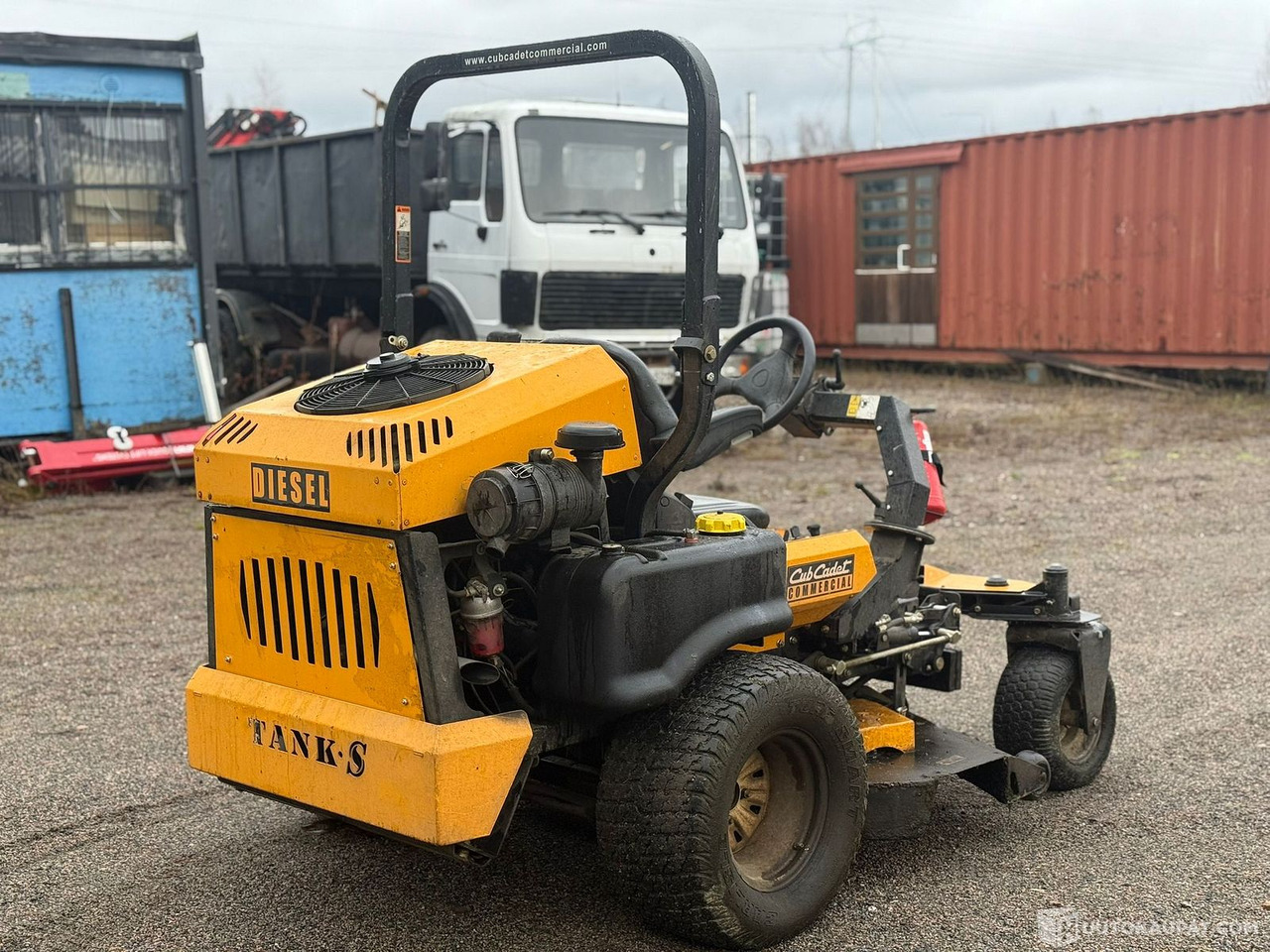 Cub Cadet 6032 TANK suurteholeikkuri Dieselmoottorilla!, Jyväskylä - Градинарска косилка: слика 4 Cub Cadet 6032 TANK suurteholeikkuri Dieselmoottorilla!, Jyväskylä - Градинарска косилка: слика 4