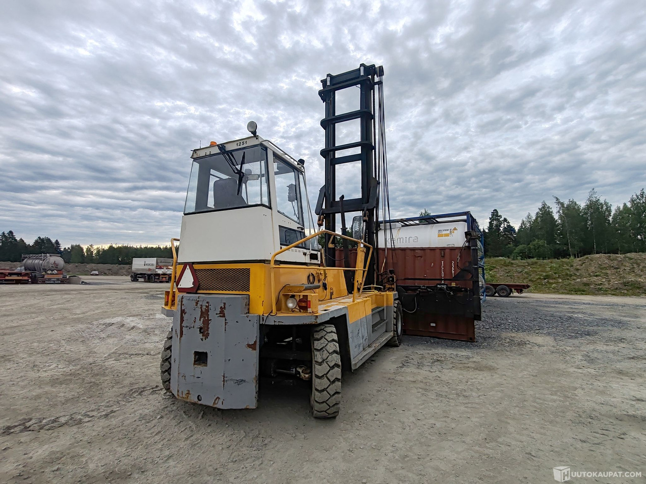 Valmet TD5ECR kontinkäsittelytrukki, 1993, Huittinen - Градежна машина: слика 4 Valmet TD5ECR kontinkäsittelytrukki, 1993, Huittinen - Градежна машина: слика 4