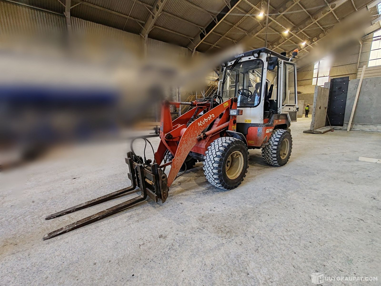 Kubota R520 kauhalla, piikeillä & harjakoneella, 2008, Nokia - Натоварувач на тркала: слика 3 Kubota R520 kauhalla, piikeillä & harjakoneella, 2008, Nokia - Натоварувач на тркала: слика 3
