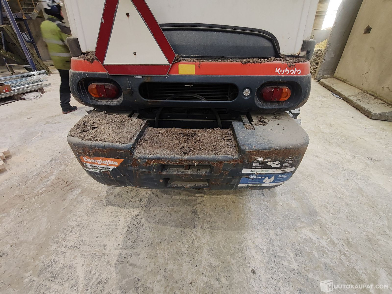 Kubota R520 kauhalla, piikeillä & harjakoneella, 2008, Nokia - Натоварувач на тркала: слика 5 Kubota R520 kauhalla, piikeillä & harjakoneella, 2008, Nokia - Натоварувач на тркала: слика 5
