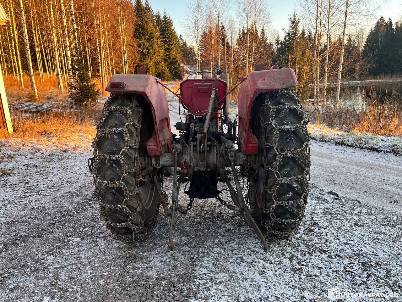 Massey Ferguson 165, tractor with chains, 1969, Karkkila - Трактор: слика 4 Massey Ferguson 165, tractor with chains, 1969, Karkkila - Трактор: слика 4