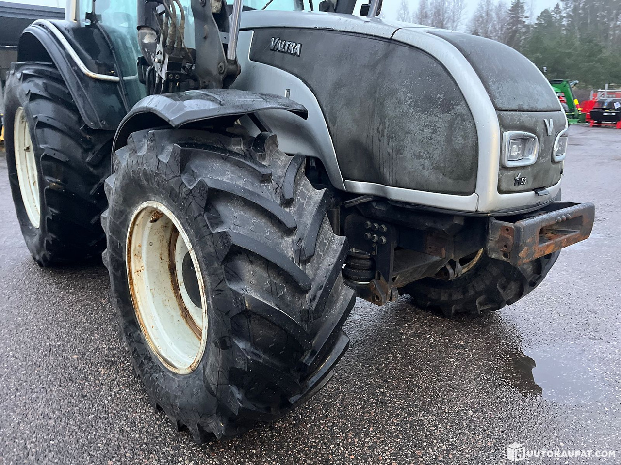 Valtra T151 tractor with loader, 2008, Espoo - Трактор: слика 4 Valtra T151 tractor with loader, 2008, Espoo - Трактор: слика 4