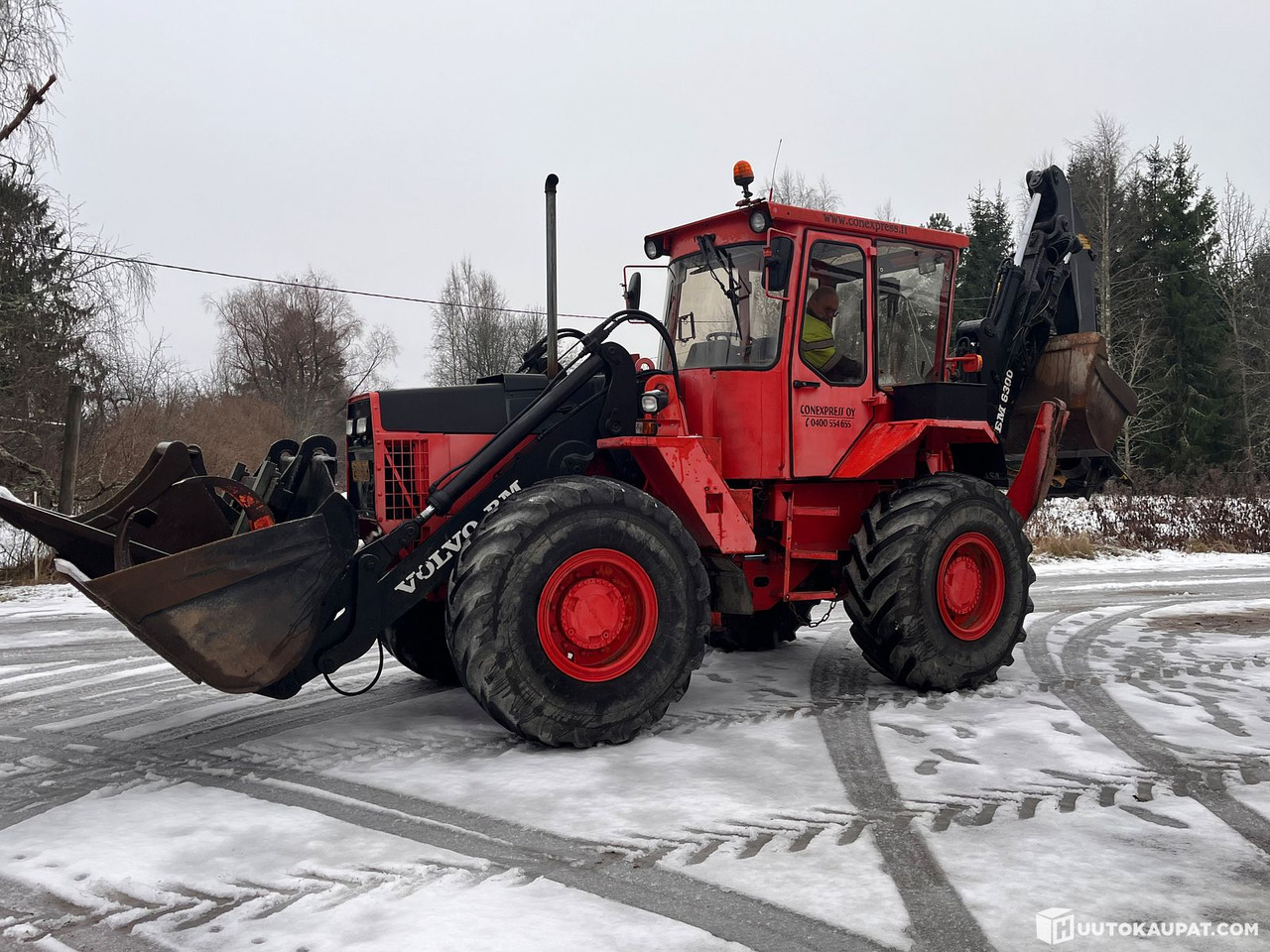 Volvo BM 6300, traktorikaivuri pyörittäjällä ja runsailla lisävarusteilla, 1987, Marttila - Ровокопач: слика 1 Volvo BM 6300, traktorikaivuri pyörittäjällä ja runsailla lisävarusteilla, 1987, Marttila - Ровокопач: слика 1