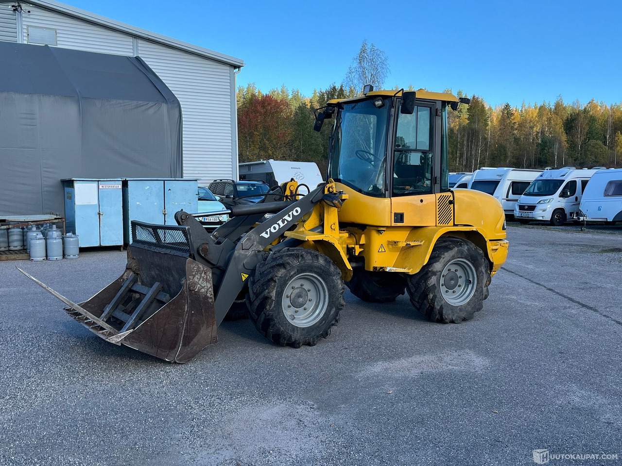 Volvo L35B Pro, pyöräkuormaaja avattavalla kauhalla ja piikeillä, 2005, Vihti - Натоварувач на тркала: слика 1 Volvo L35B Pro, pyöräkuormaaja avattavalla kauhalla ja piikeillä, 2005, Vihti - Натоварувач на тркала: слика 1