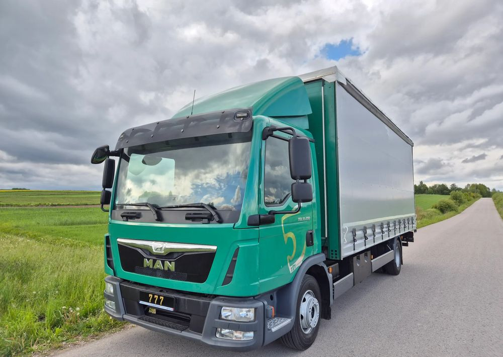 MAN TGL 12.250 6.2m AUTOMAT KLIMA z Niemiec ESP nowe opony EURO 6 / 4.75 rozstaw / zawiesie na wózek widłowy / TOP STAN / okazja nauka jazdy MOŻLIWOŚĆ DOSTOSOWANIA 12t - Камион со церада: слика 3 MAN TGL 12.250 6.2m AUTOMAT KLIMA z Niemiec ESP nowe opony EURO 6 / 4.75 rozstaw / zawiesie na wózek widłowy / TOP STAN / okazja nauka jazdy MOŻLIWOŚĆ DOSTOSOWANIA 12t - Камион со церада: слика 3