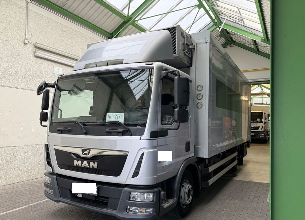 MAN TGL 12.250 6.3m AUTOMAT KLIMA z Niemiec ESP EURO 6 / 4.3 rozstaw / Chlodnia FRIGOBLOCK / TOP STAN / okazja nauka jazdy MOŻLIWOŚĆ DOSTOSOWANIA 12t - Камион ладилник: слика 2 MAN TGL 12.250 6.3m AUTOMAT KLIMA z Niemiec ESP EURO 6 / 4.3 rozstaw / Chlodnia FRIGOBLOCK / TOP STAN / okazja nauka jazdy MOŻLIWOŚĆ DOSTOSOWANIA 12t - Камион ладилник: слика 2