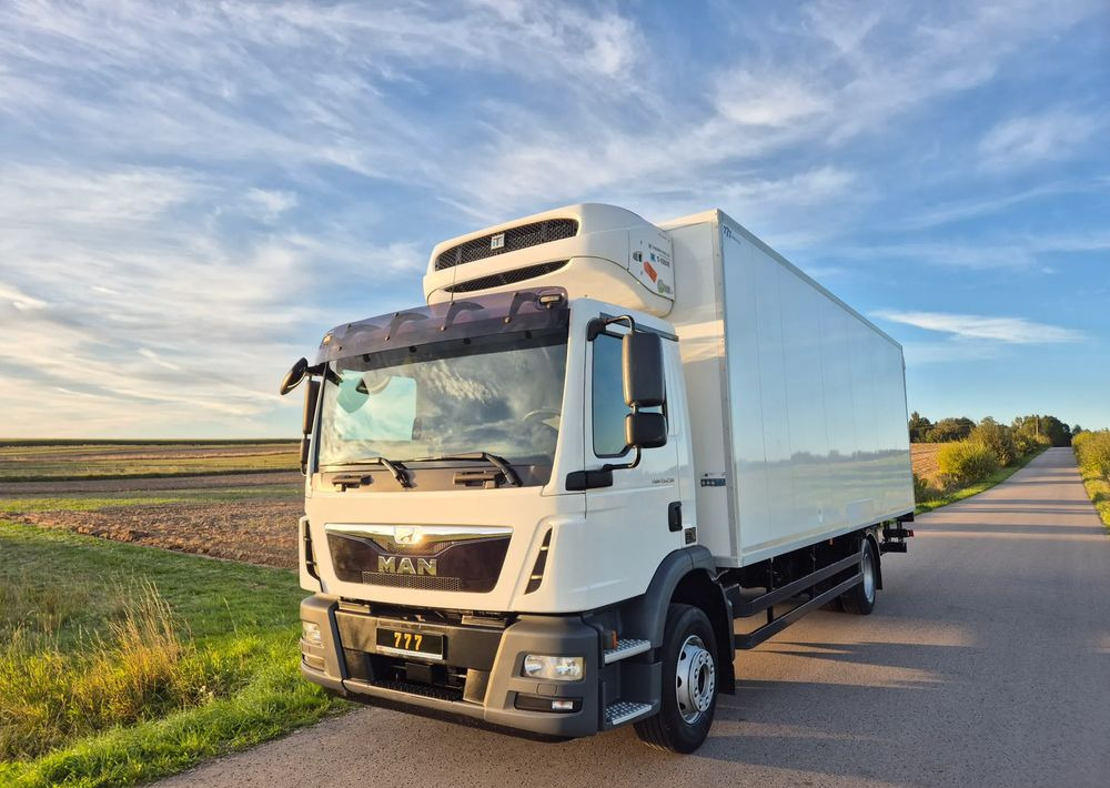MAN TGM 15.250 7.5m winda AUTOMAT KLIMA z Niemiec EURO 6 / CHŁODNIA T-1000R THERMOKING - Камион ладилник: слика 1 MAN TGM 15.250 7.5m winda AUTOMAT KLIMA z Niemiec EURO 6 / CHŁODNIA T-1000R THERMOKING - Камион ладилник: слика 1
