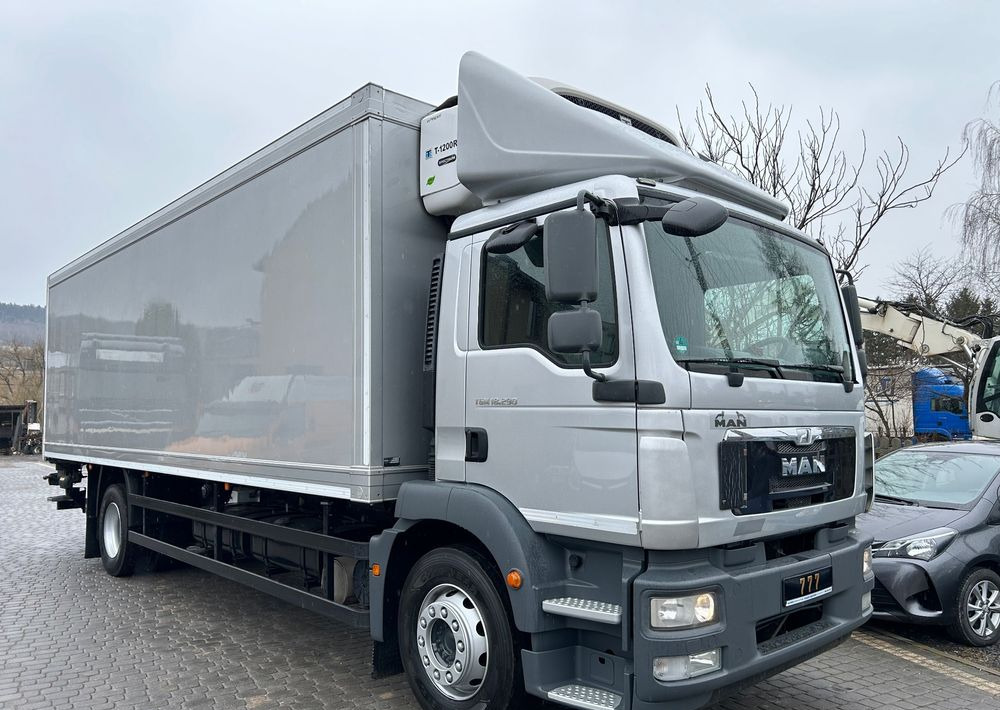 MAN TGM 18.290 TK 1200 R Spectrum THERMO King z Niemiec 8m / 20 palet / winda Klima / OKAZJA - Камион ладилник: слика 2 MAN TGM 18.290 TK 1200 R Spectrum THERMO King z Niemiec 8m / 20 palet / winda Klima / OKAZJA - Камион ладилник: слика 2