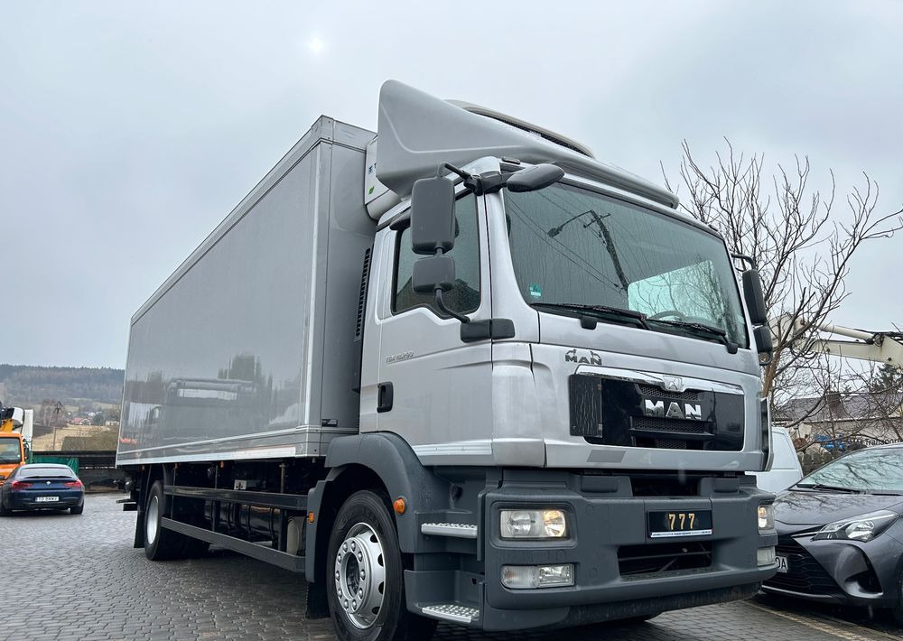 MAN TGM 18.290 TK 1200 R Spectrum THERMO King z Niemiec 8m / 20 palet / winda Klima / OKAZJA - Камион ладилник: слика 3 MAN TGM 18.290 TK 1200 R Spectrum THERMO King z Niemiec 8m / 20 palet / winda Klima / OKAZJA - Камион ладилник: слика 3