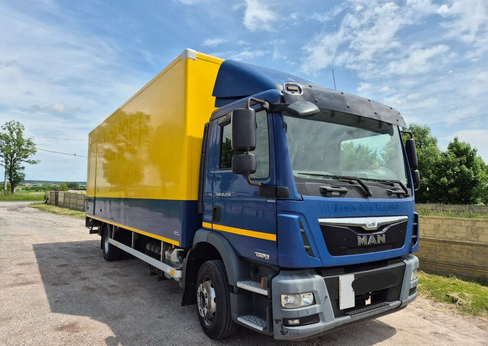MAN TGM TGL 12.250 z Holandii KLIMA 7.2m AUTOMAT WINDA TOP CENA euro 6 nauka jazdy ESP ASR - Камион сандучар: слика 1 MAN TGM TGL 12.250 z Holandii KLIMA 7.2m AUTOMAT WINDA TOP CENA euro 6 nauka jazdy ESP ASR - Камион сандучар: слика 1