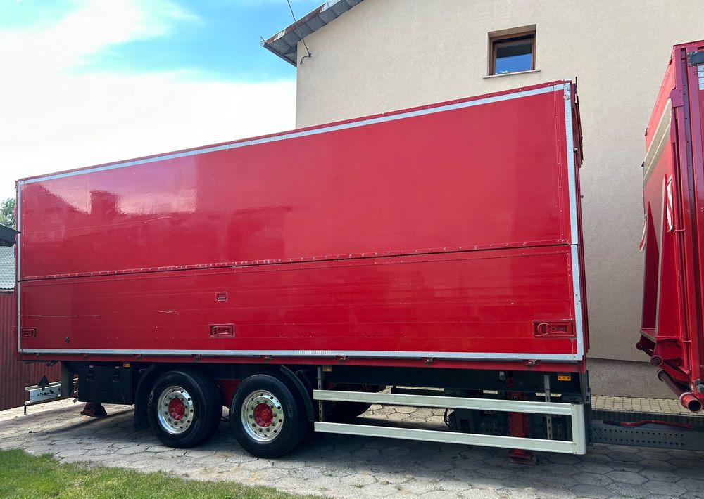 Schmitz Cargobull 7.7m OCYNK OSIE MERCEDES ALUFELGI KONTENER TANDEM NAPOJÓWKA OTWIERANY BOK DO NAPOJÓW STAN BDB - Полуприколка за пијалоци: слика 1 Schmitz Cargobull 7.7m OCYNK OSIE MERCEDES ALUFELGI KONTENER TANDEM NAPOJÓWKA OTWIERANY BOK DO NAPOJÓW STAN BDB - Полуприколка за пијалоци: слика 1