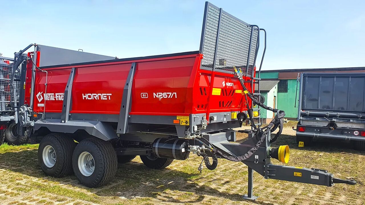Metal-Fach N267/3 12t Hornet Verti 4x 2x - Распрскувач на арско ѓубриво: слика 2 Metal-Fach N267/3 12t Hornet Verti 4x 2x - Распрскувач на арско ѓубриво: слика 2