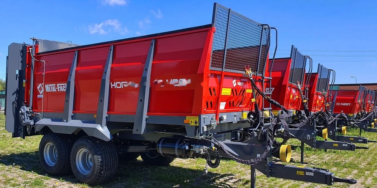 Metal-Fach N267/3 12t Hornet Verti 4x 2x - Распрскувач на арско ѓубриво: слика 1 Metal-Fach N267/3 12t Hornet Verti 4x 2x - Распрскувач на арско ѓубриво: слика 1