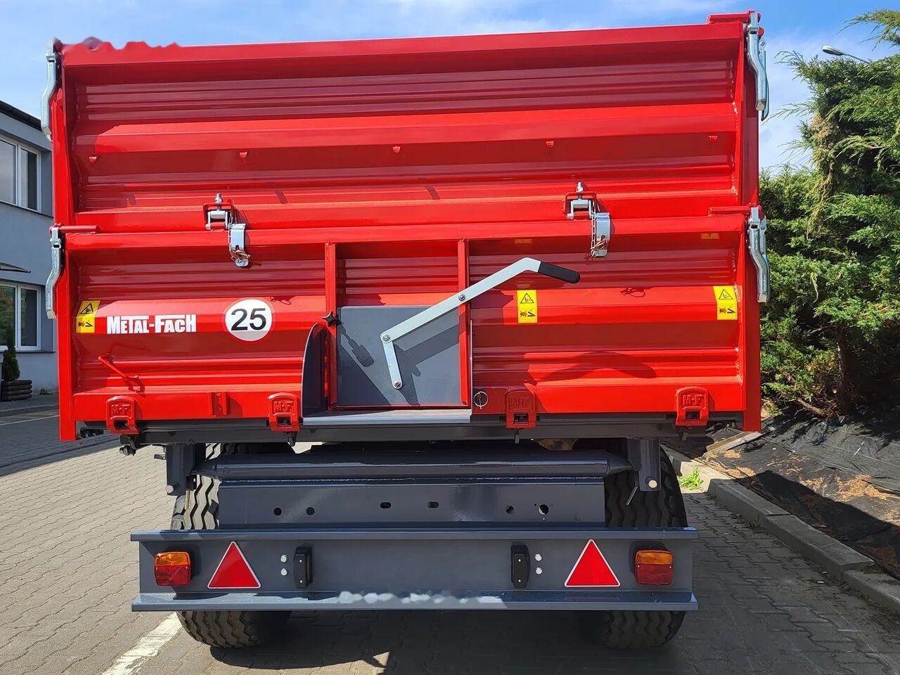 Metal-Fach T703A/1 3,8t - Земјоделска приколка: слика 2 Metal-Fach T703A/1 3,8t - Земјоделска приколка: слика 2