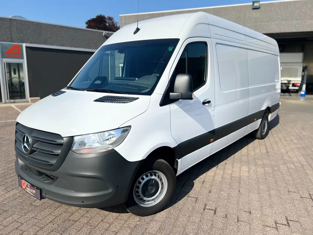 Mercedes-Benz Sprinter 317 L3H2 PRO (35.950ex) FACELIFT |CAMERA| 11" MBUX - Товарно комбе: слика 2 Mercedes-Benz Sprinter 317 L3H2 PRO (35.950ex) FACELIFT |CAMERA| 11" MBUX - Товарно комбе: слика 2