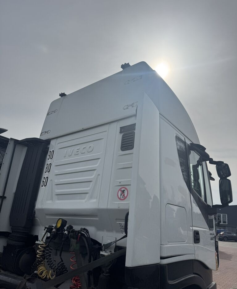 IVECO STRALIS HI-WAY E6 truck - Кабина за Камион: слика 5 IVECO STRALIS HI-WAY E6 truck - Кабина за Камион: слика 5