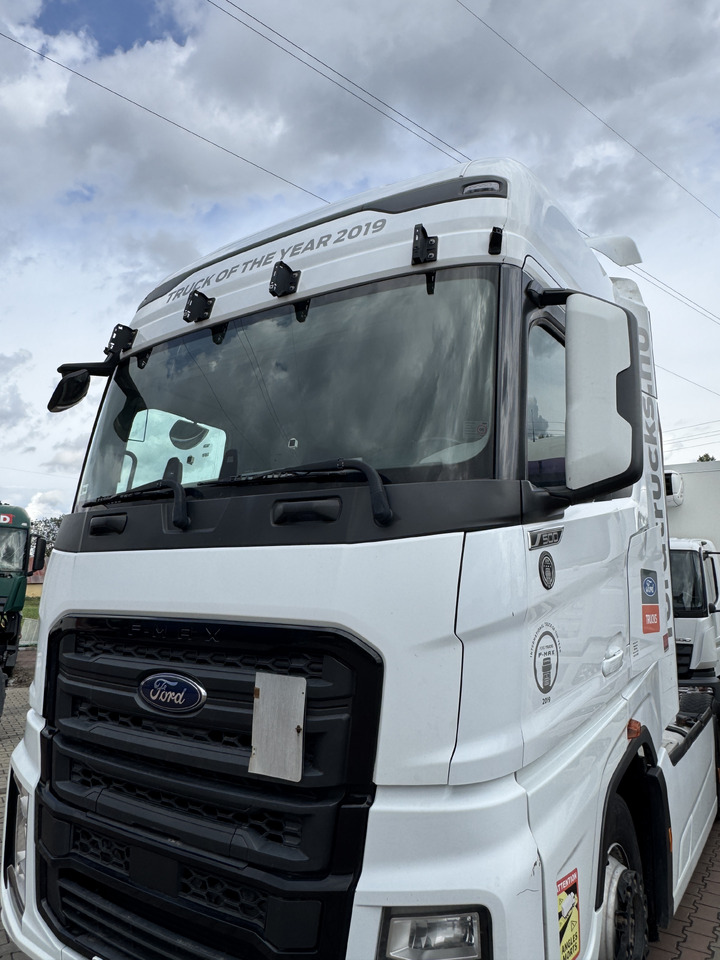 FORD F-MAX TRUCKS 500 - Кабина: слика 3 FORD F-MAX TRUCKS 500 - Кабина: слика 3