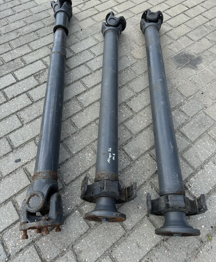 Mercedes-Benz WAŁ PĘDNY NAPĘDOWY 3 CZĘSCIOWY MERCEDES ATEGO III 17.5 - Оска и делови за Камион: слика 2 Mercedes-Benz WAŁ PĘDNY NAPĘDOWY 3 CZĘSCIOWY MERCEDES ATEGO III 17.5 - Оска и делови за Камион: слика 2