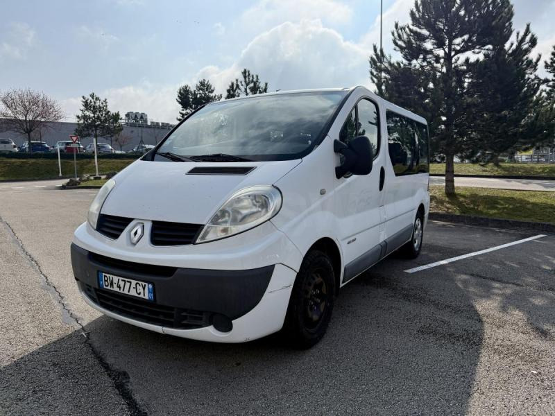 Renault Trafic - Патничко комбе: слика 1 Renault Trafic - Патничко комбе: слика 1